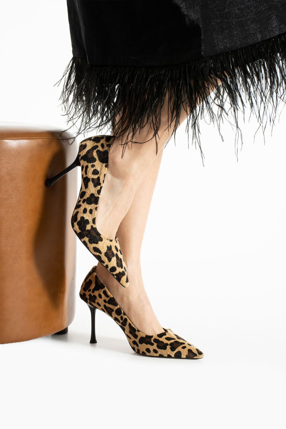 Leopar Desenli Tay Tüyü Stiletto – 9cm İnce Topuklu Sivri Burun Şık ve Rahat Kadın Ayakkabı