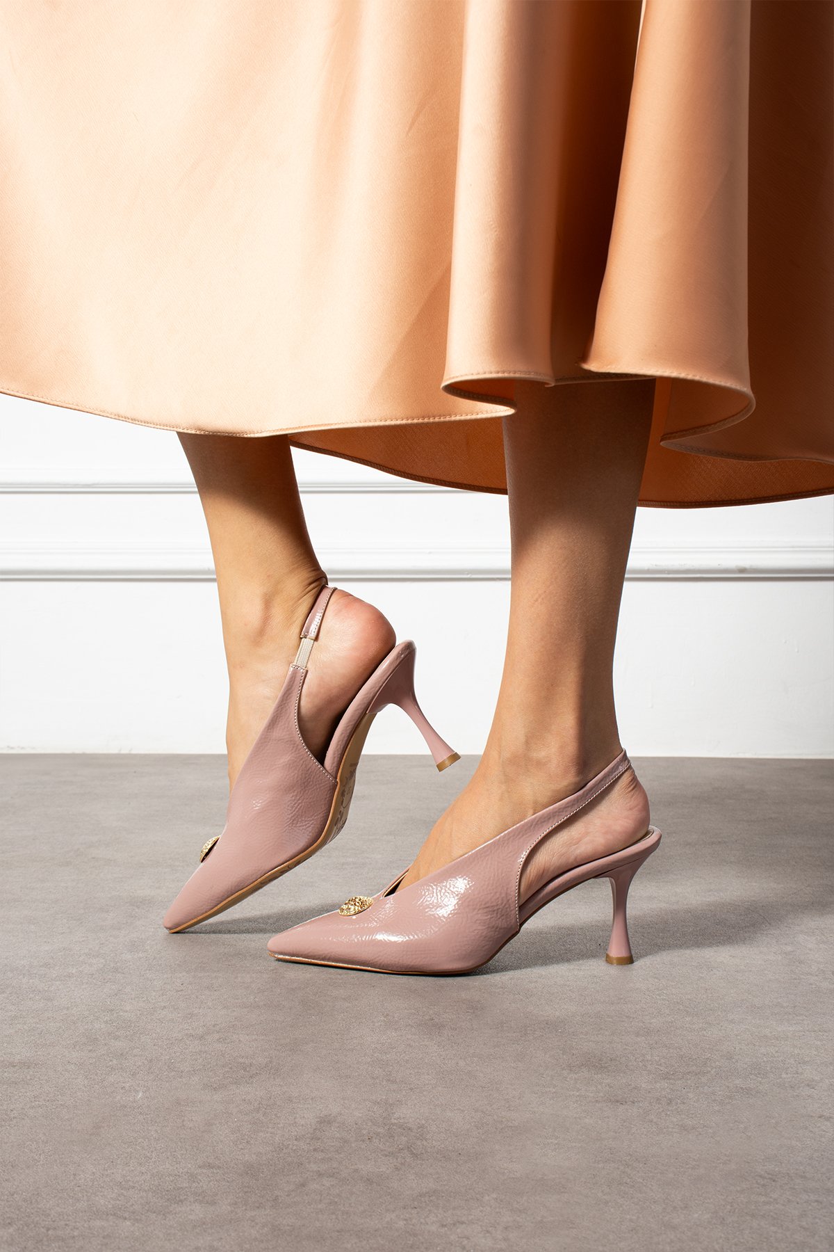 Gül Kurusu Rugan Düğme Detaylı Slingback İnce Topuklu Kadın Stiletto – Şık ve Zarif Abiye Ayakkabı - Görsel 2