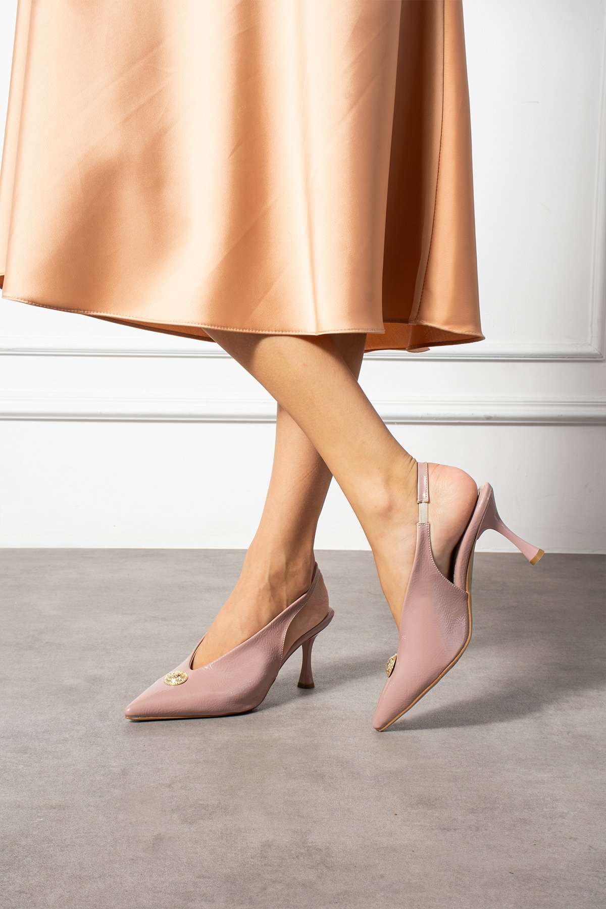 Gül Kurusu Rugan Düğme Detaylı Slingback İnce Topuklu Kadın Stiletto – Şık ve Zarif Abiye Ayakkabı