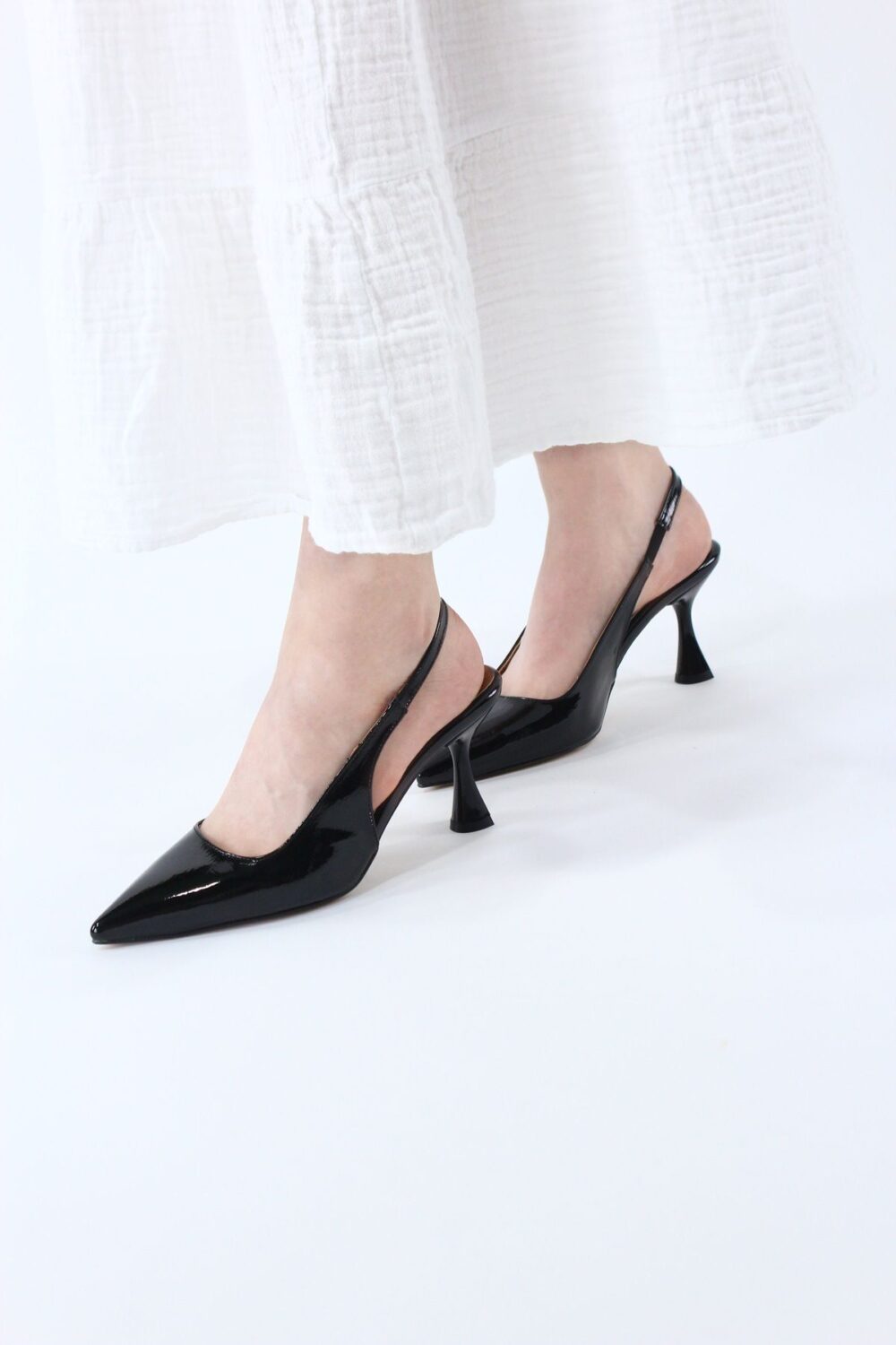 Siyah Rugan İnce Topuklu Slingback Stiletto – Sivri Burunlu, Şık, Abiye ve Özel Gün Kombinlerine Uygun Kadın Ayakkabı - Görsel 3