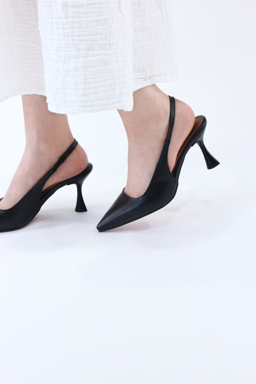Siyah Sivri Burun İnce Topuklu Klasik Stiletto – Abiye Ve Özel Gün Şıklığı İçin Zarif Kadın Topuklu Ayakkabı - Görsel 4