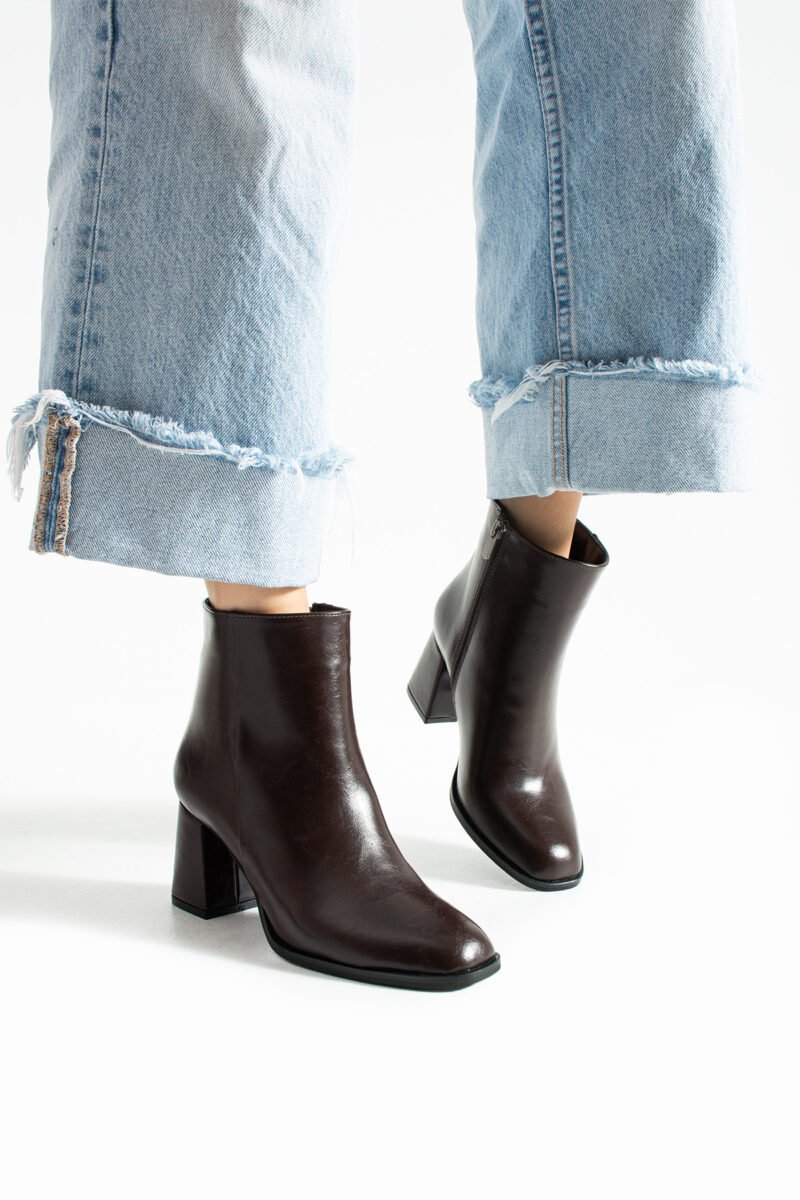 Kahverengi Suni Deri Kısa Bilekli Topuklu Bot – Kalın Topuklu Fermuarlı Şık Günlük Kadın Ayakkabı